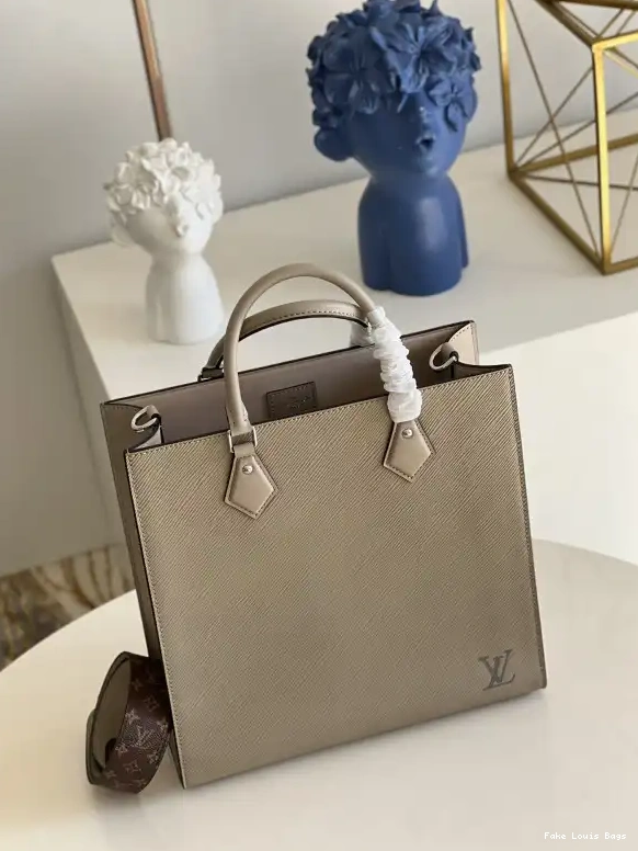 Eliminating the middleman and passing on savings to you. With massive production and tax-free benefits SAC PLAT VUITTON LOUIS PETIT 0329